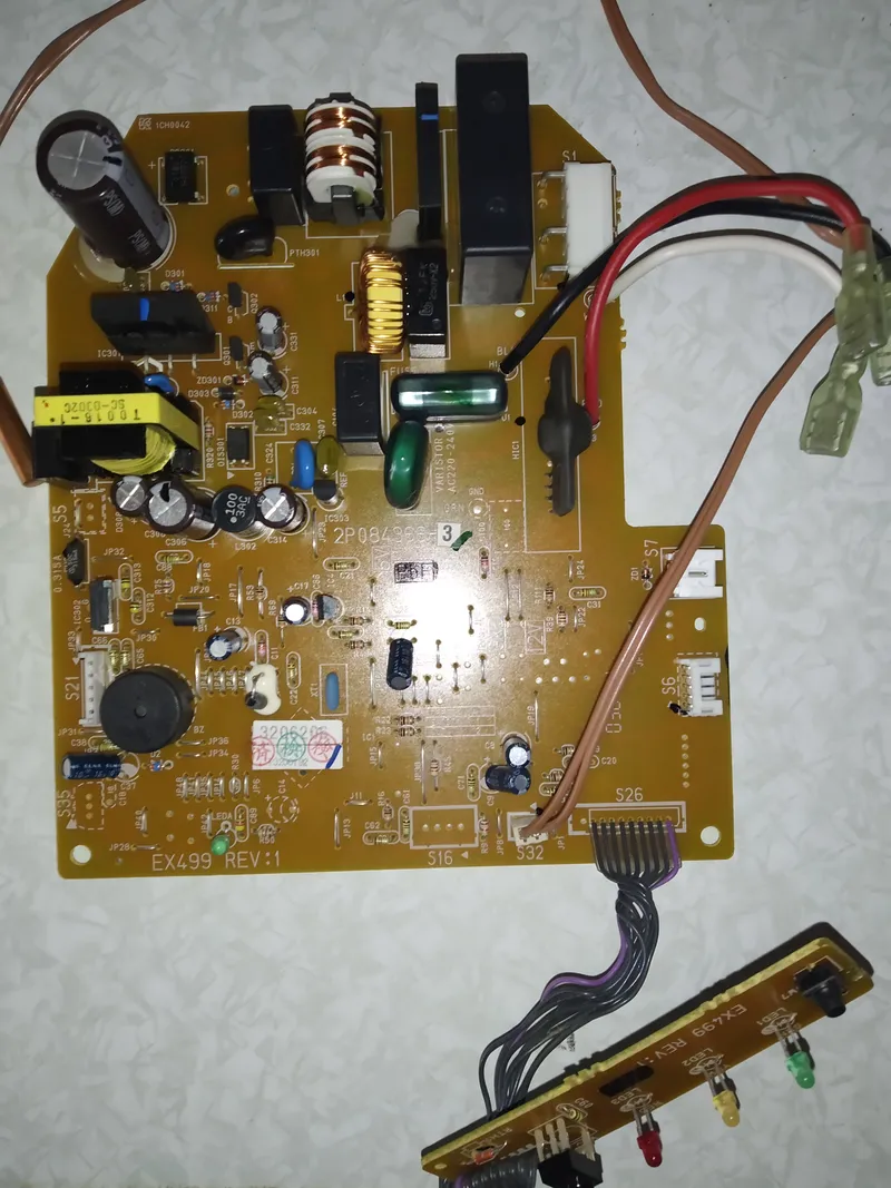 Placa Electrónica Aire Acondicionado 2P084366-3