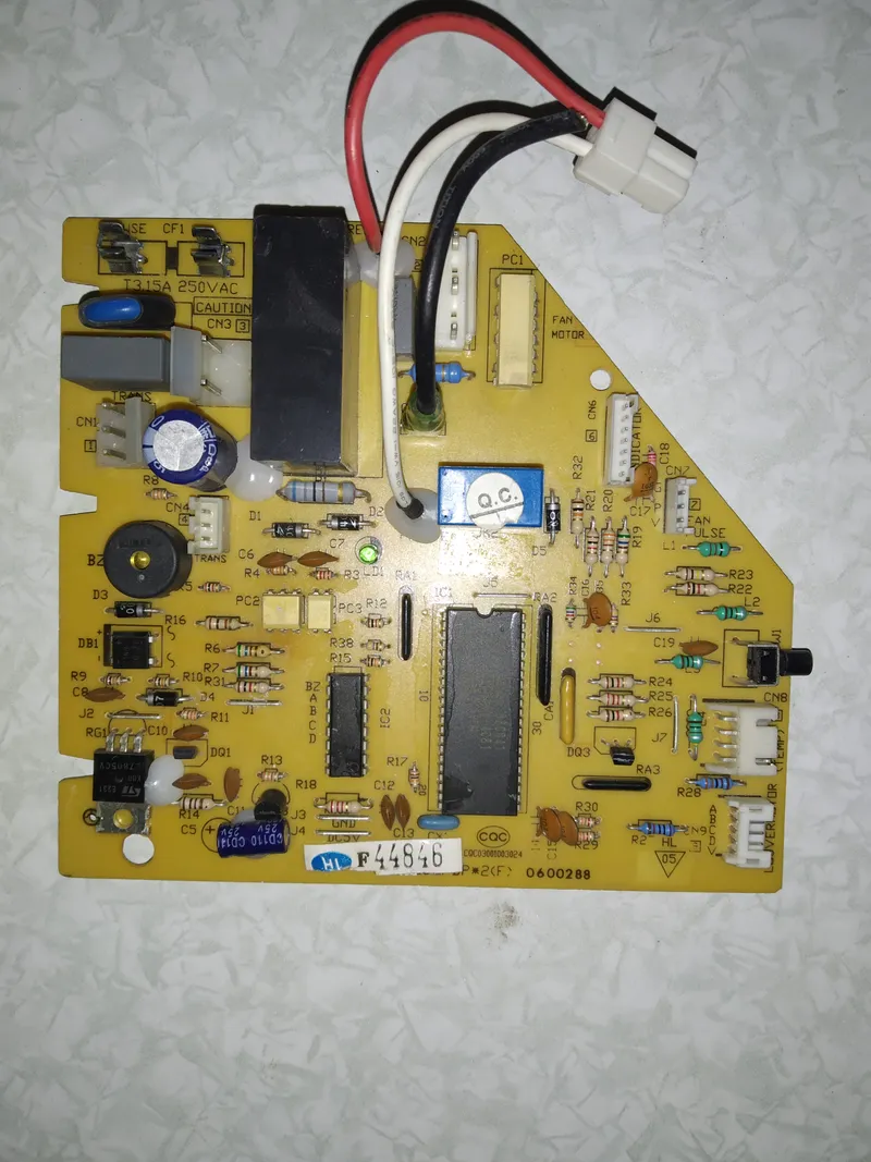 Placa Electrónica Aire Acondicionado HME10TW031