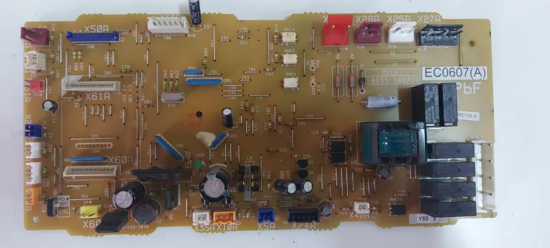 Placa Electrónica Aire Acondicionado FBQ35-60B7V1 / EC0607(A)
