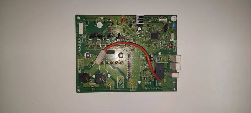 Placa Electrónica Aire Acondicionado K11CA-1200HUE-TR1 / AOYGA5LATT