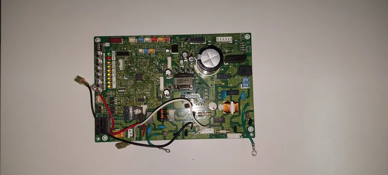 Placa Electrónica Aire Acondicionado K07AK-1101HUE-C1 / A0YGA5LATT