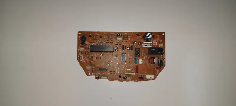 Placa Electrónica Aire Acondicionado RKR505A360