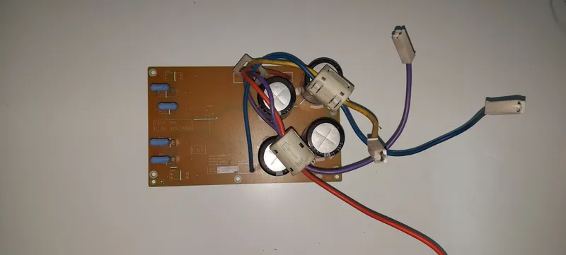 Placa Electrónica Aire Acondicionado K07AP-0700HUE-P0 / A0YGA5LATT