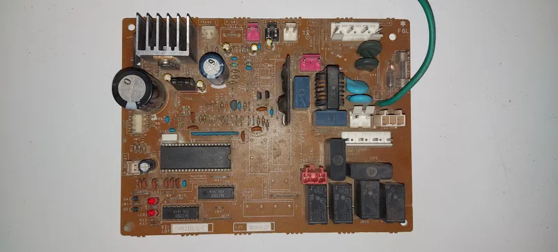 Placa Electrónica Aire Acondicionado 0982HUE-C