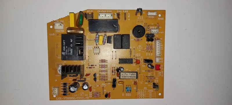 Placa Electrónica Aire Acondicionado LHX-YTHS35G/ZYP(1/3) / CLSA12I