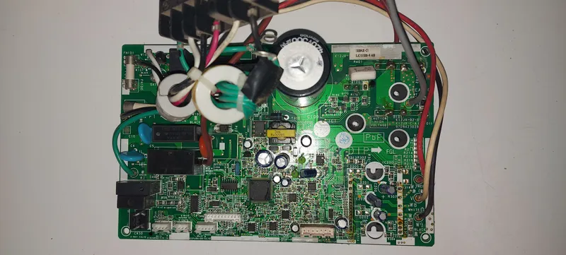 Placa Electrónica Aire Acondicionado A0YG12LLCC / 9709423028