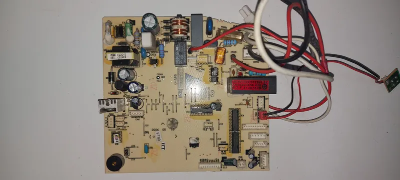 Placa Electrónica Aire Acondicionado CQC03001003024 / E166702