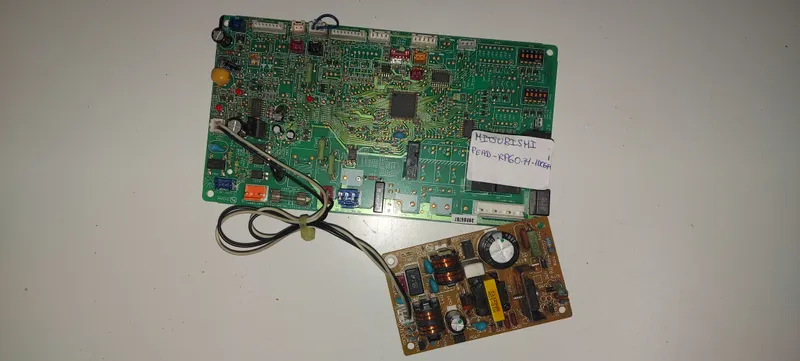 Placa Electrónica Aire Acondicionado PEAD-RP60-71-100GA / RG00N579B