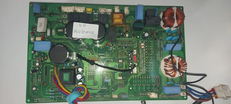 Placa Electrónica Aire Acondicionado AUU30WEB / 6871A20679