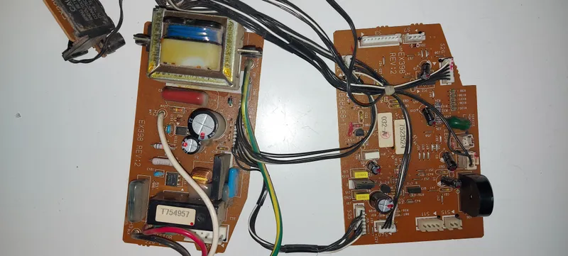 Placa Electrónica Aire Acondicionado FTY35FV1C EX698 REV:2 / 2PB38468-1