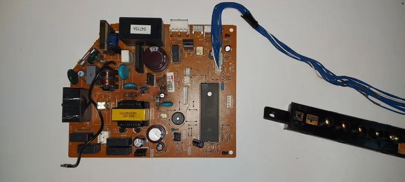 Placa Electrónica Aire Acondicionado MCC-862-03 / 13UKHP-E3