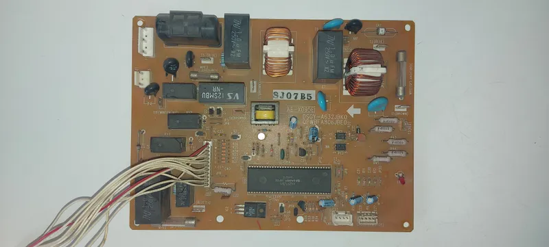 Placa Electrónica Aire Acondicionado DSGY-A632JBK0 QPWBFA806JBE0 / AE-X095E