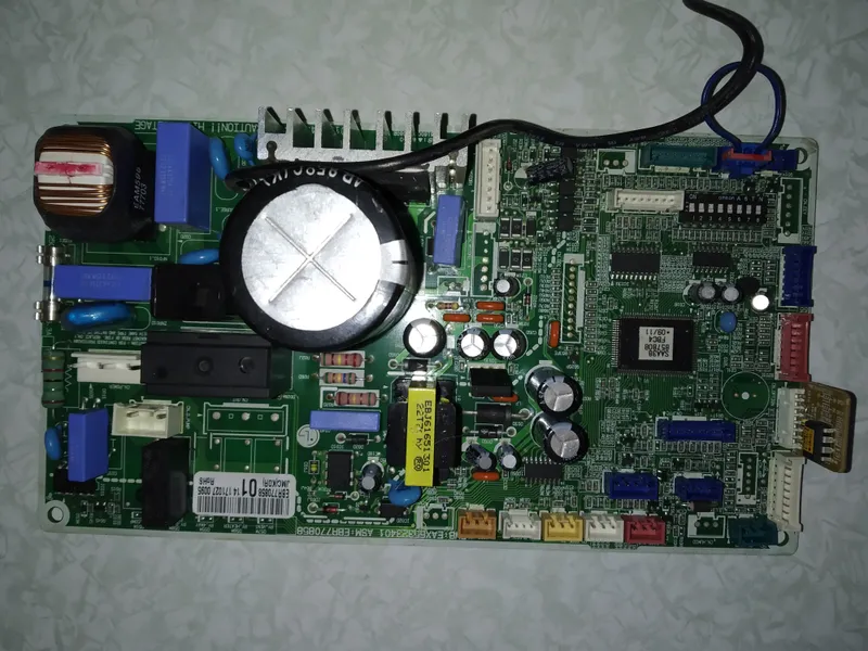 Placa Electrónica Aire Acondicionado EBR770858