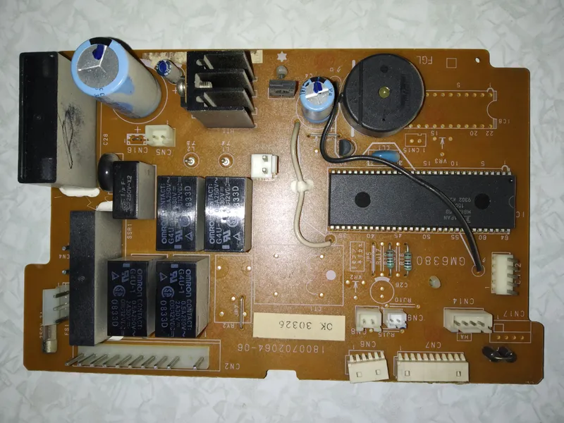 Placa Electrónica Aire Acondicionado 1800702064-06