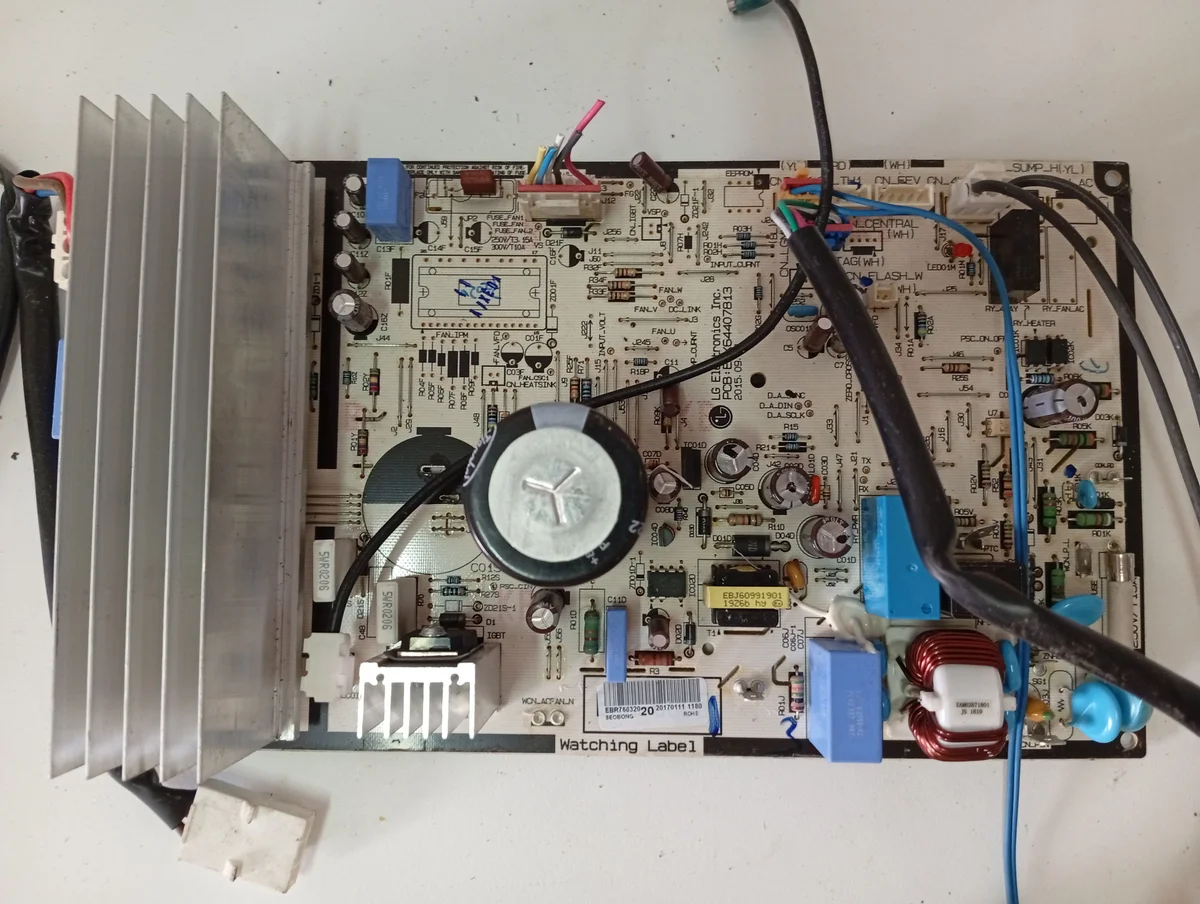 Placa Electrónica Aire Acondicionado EAX64407813/EBR78632020