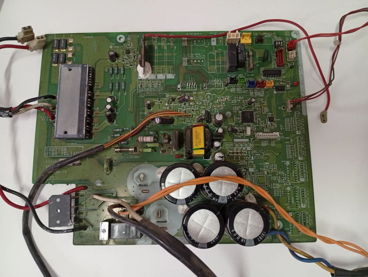 Placa Electrónica Aire Acondicionado K04AW-050AHUE-C1