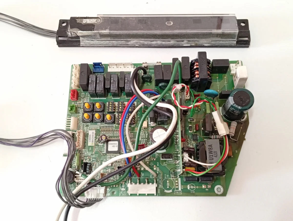Placa Electrónica Aire Acondicionado K01FY-C-A(03)/EZ-002CHSE-C/EZ0030SHSE-C