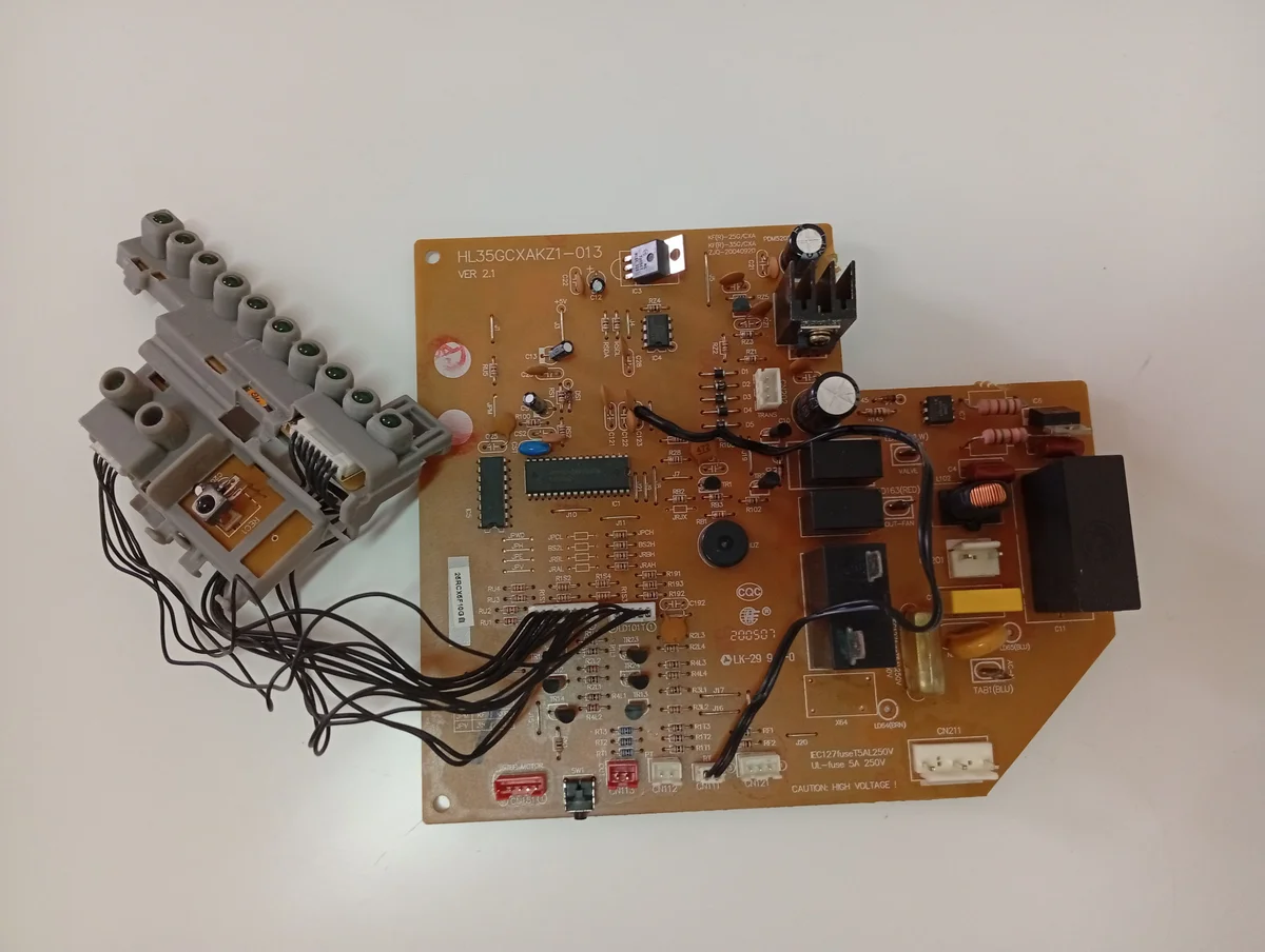 Placa Electrónica Aire Acondicionado HL35GCXAKZ1-013