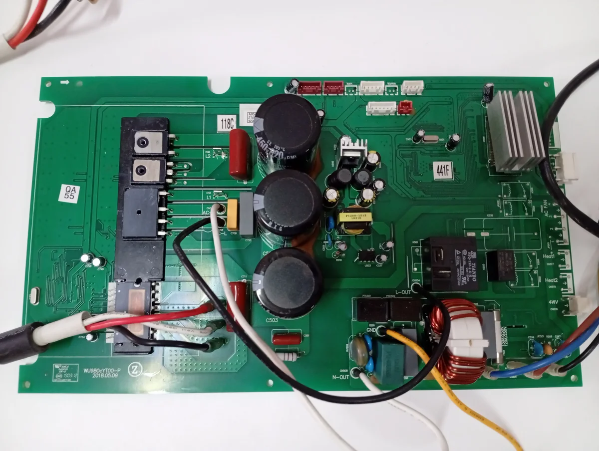 Placa Electrónica Aire Acondicionado WU980cYT00-P/A050504009698-R0