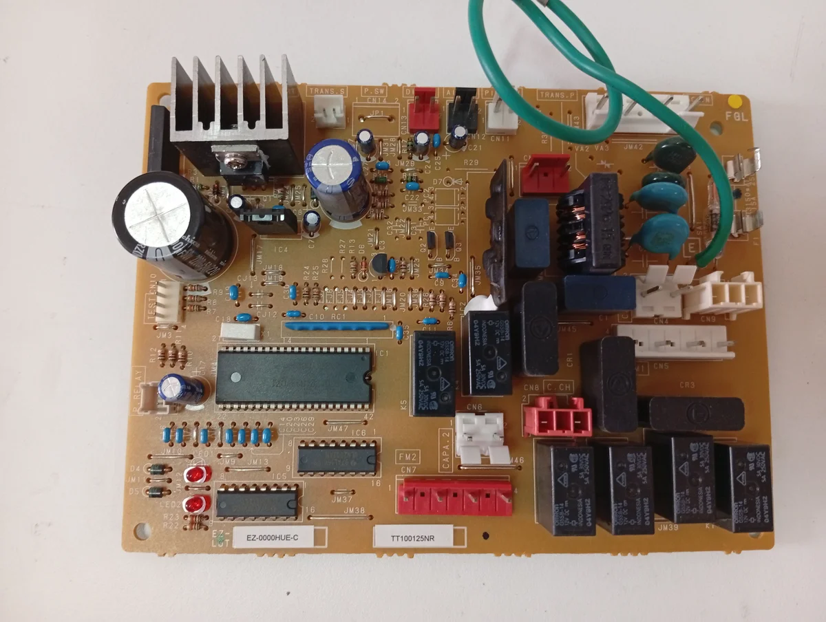 Placa Electrónica Aire Acondicionado EZ-0000HUE-C/TT100125NR/CCP-3400