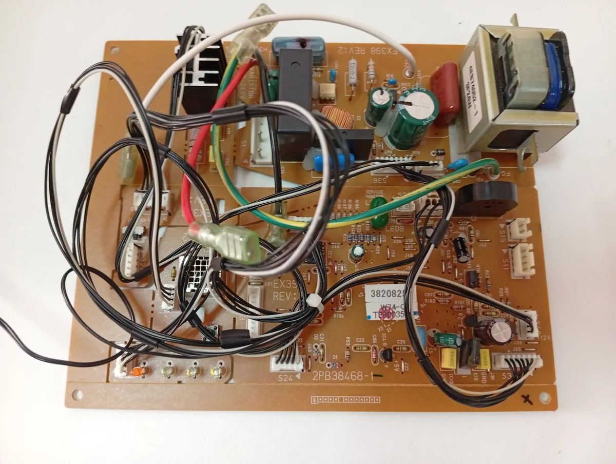 Placa Electrónica Aire Acondicionado 1204463/2PB38468-1/EX398 REV:2/3820825