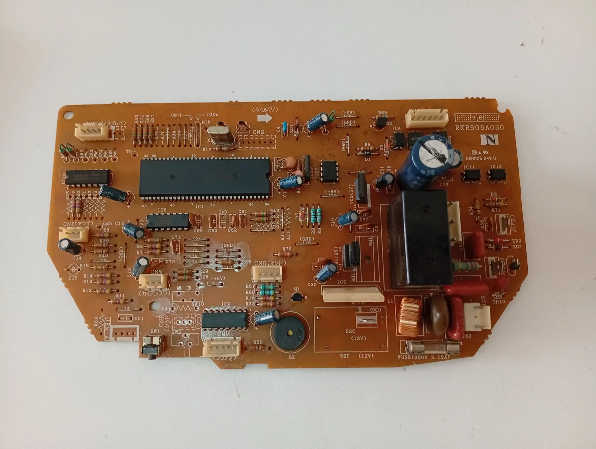 Placa Electrónica Aire Acondicionado RKR505A030 B8