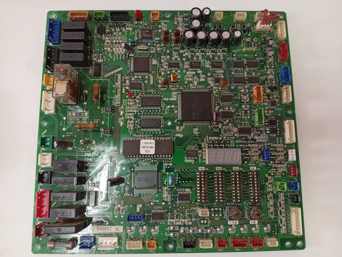 Placa Electrónica Aire Acondicionado MAIN BOARD DMC12001M/W124139G03/040607 AC/Y-400YMFC/WF30766/X03