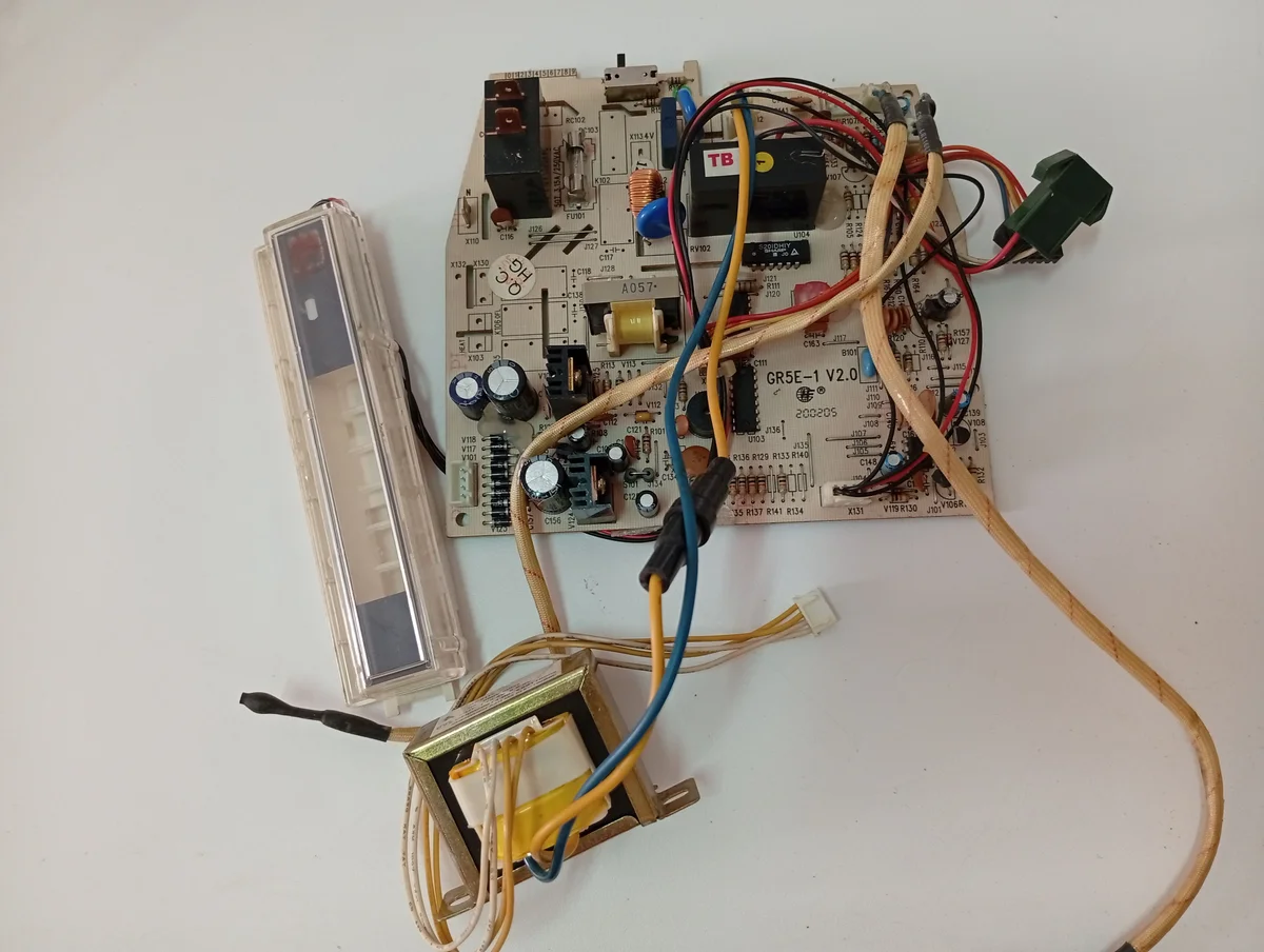 Placa Electrónica Aire Acondicionado MUP-16C/GR5E-1 V2.0