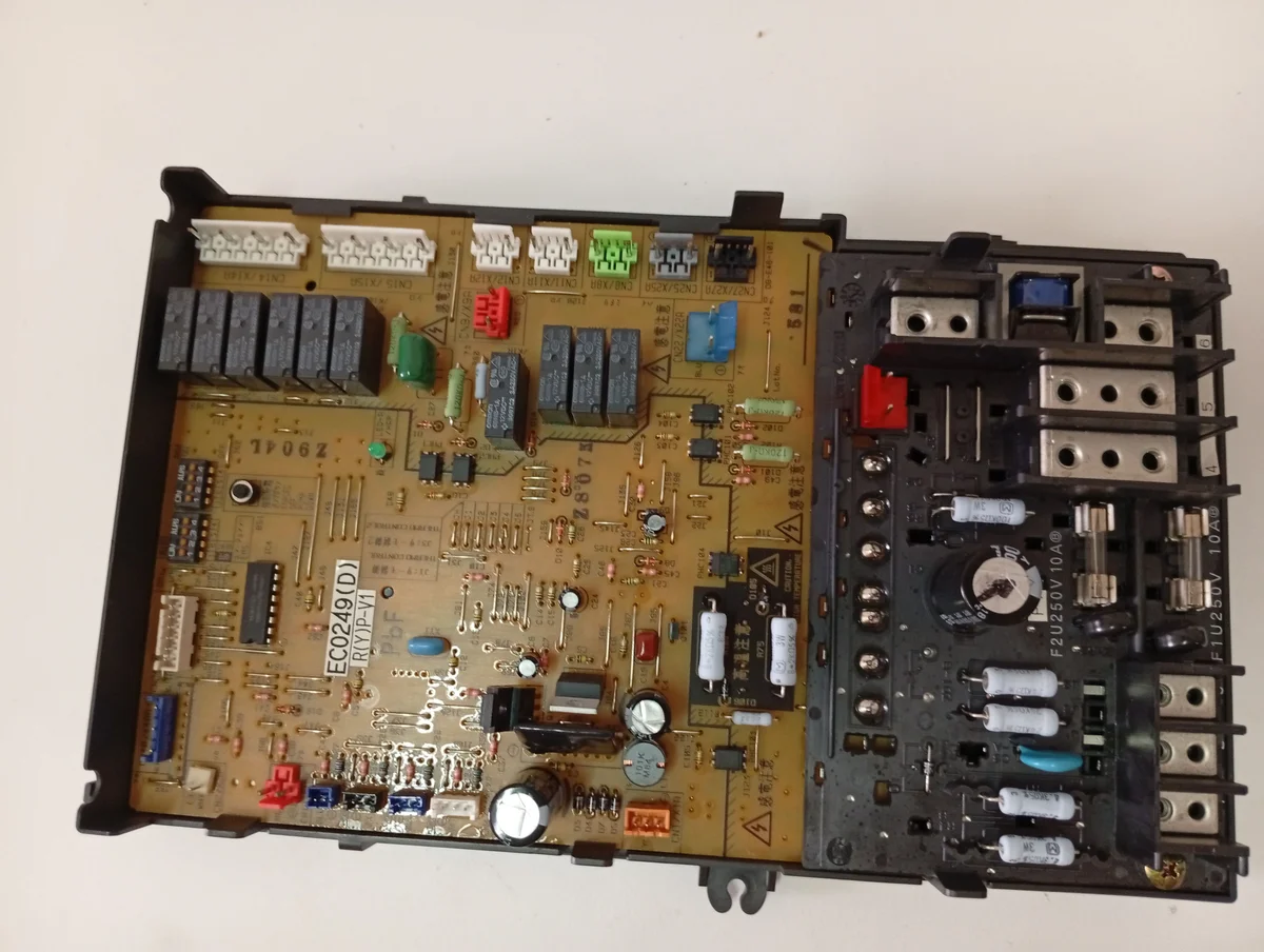 Placa Electrónica Aire Acondicionado EC0249(D)/R(Y)P-V1/Z904L