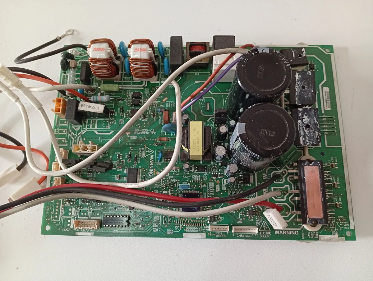 Placa Electrónica Aire Acondicionado RAS-137SAV-E6/WP-030-03