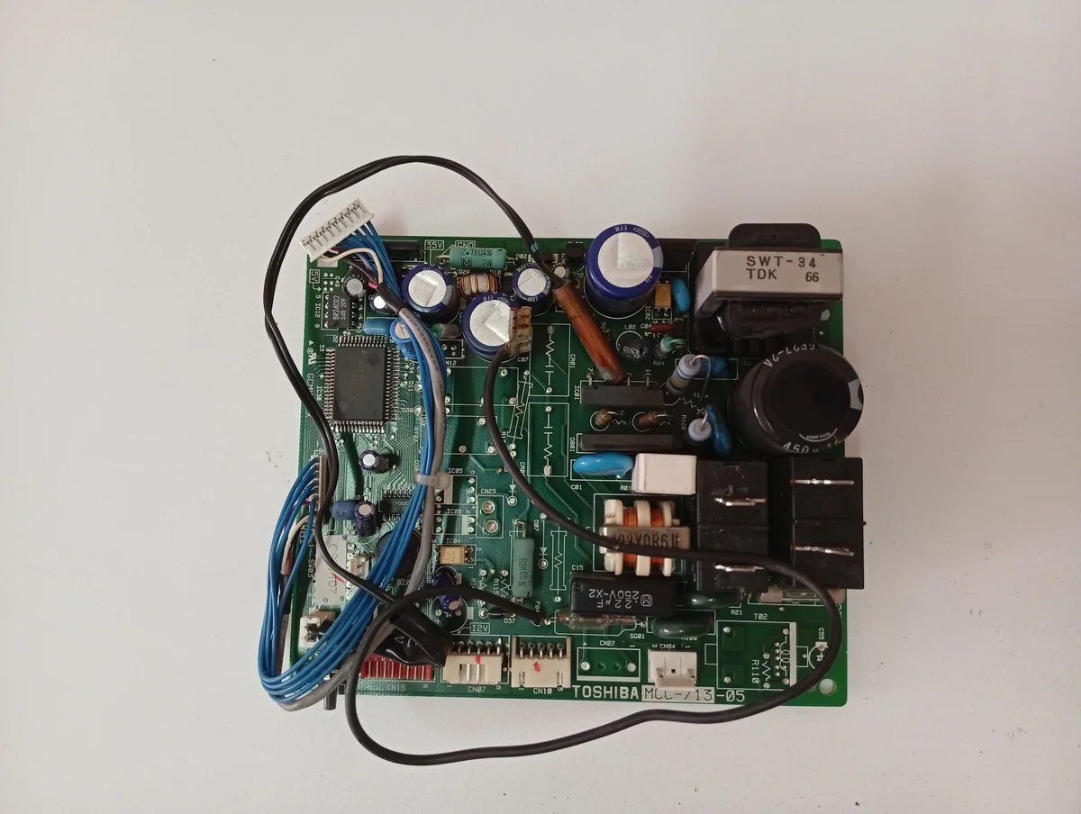Placa Electrónica Aire Acondicionado RAS-10SKH-E/MCC-713-05