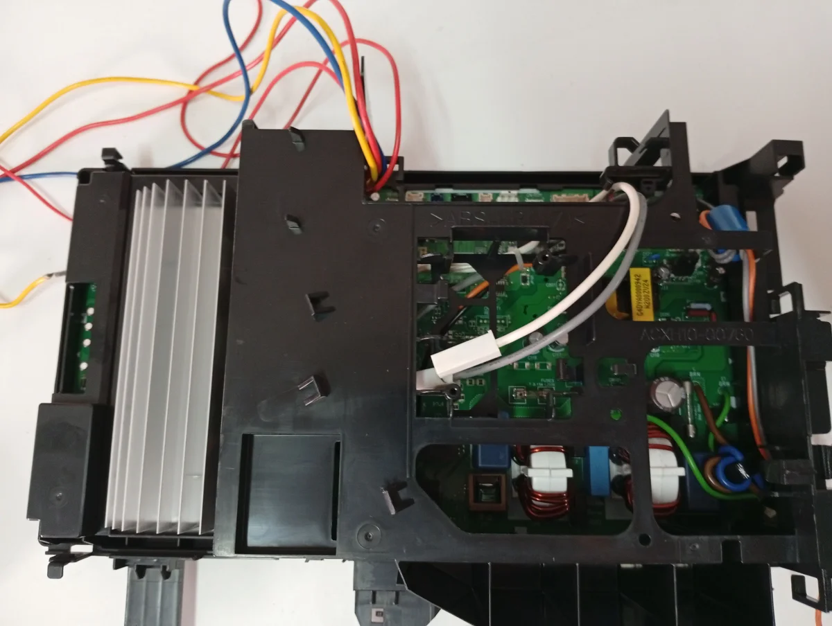 Placa Electrónica Aire Acondicionado ACXA73-25640/20806TU28