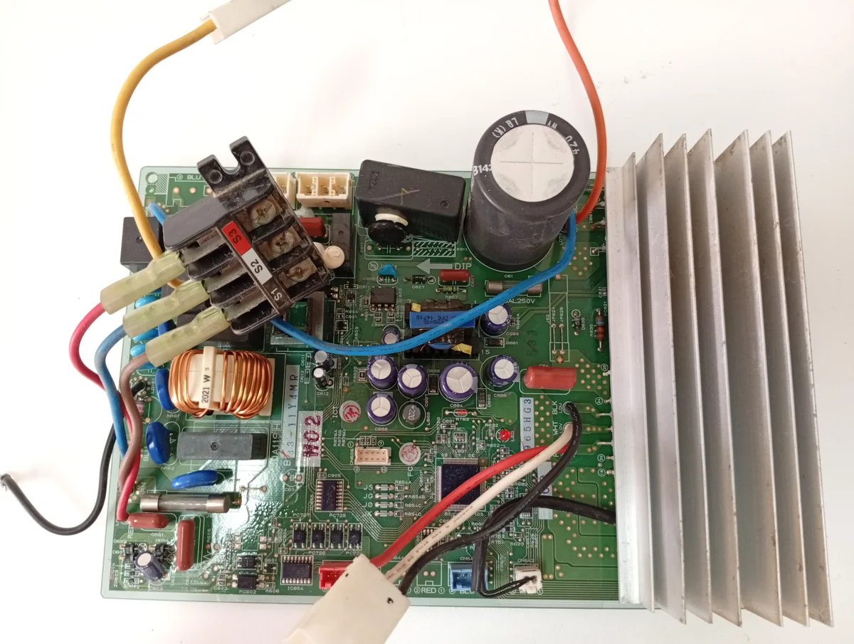 Placa Electrónica Aire Acondicionado B33-11Y4MR/SM00A119