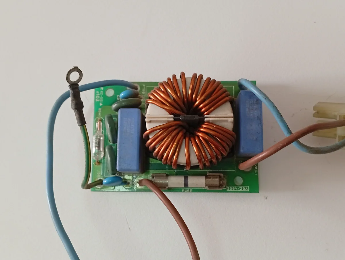 Placa Electrónica Aire Acondicionado AQV12(09)A2ME/2MA3A024900