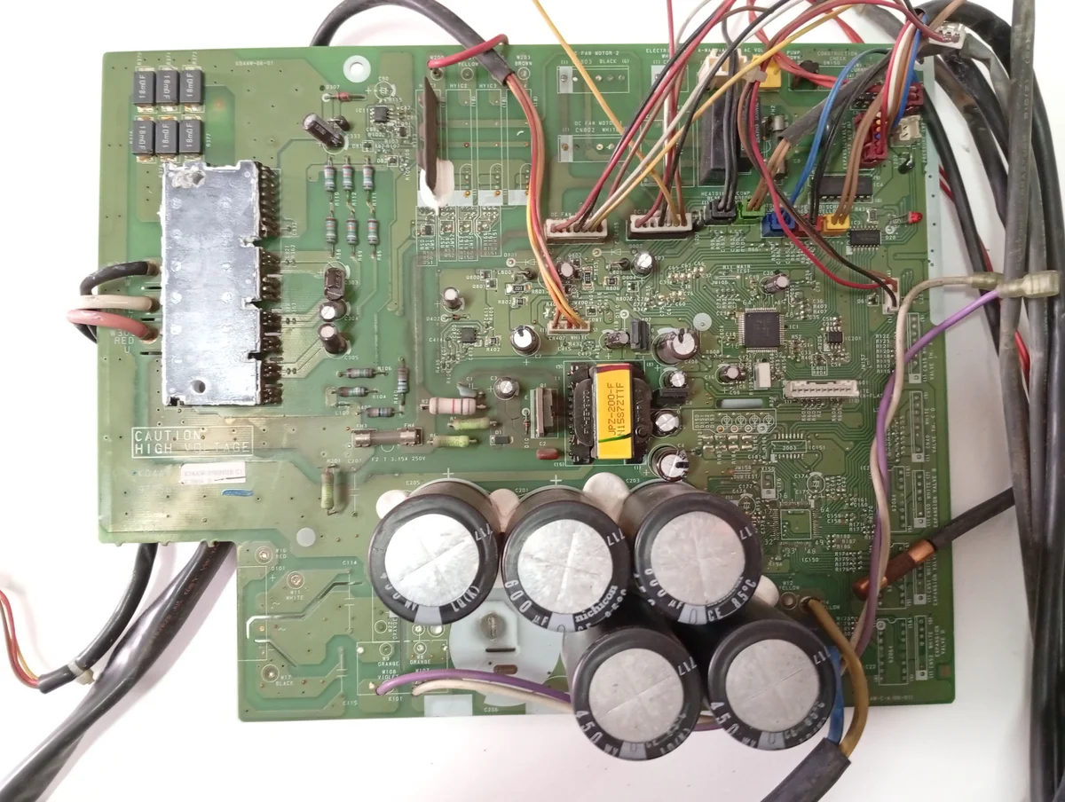 Placa Electrónica Aire Acondicionado K04AW-0500HUE-C1/9705658066/K70604 R