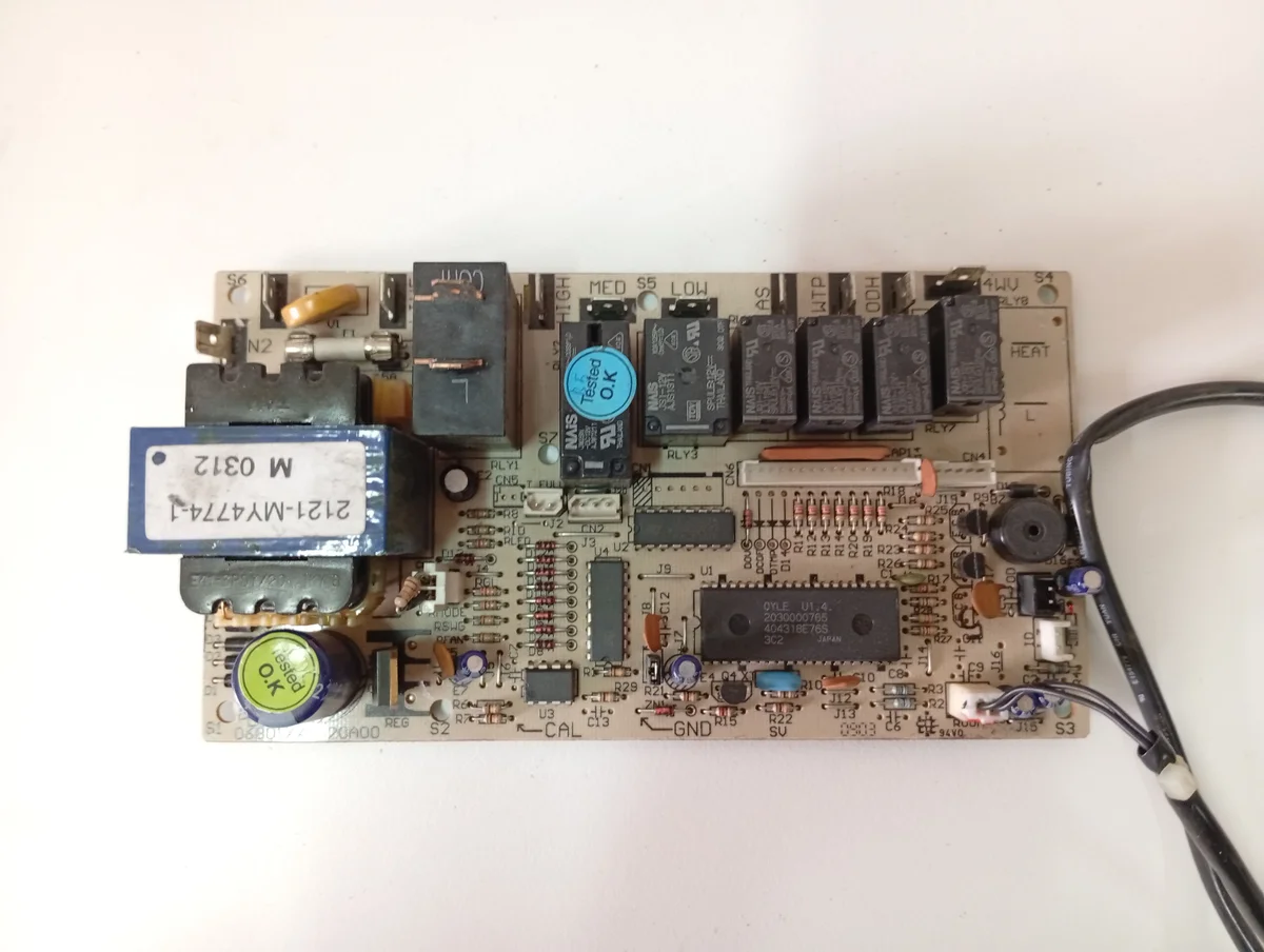 Placa Electrónica Aire Acondicionado 06B01XX 20A00