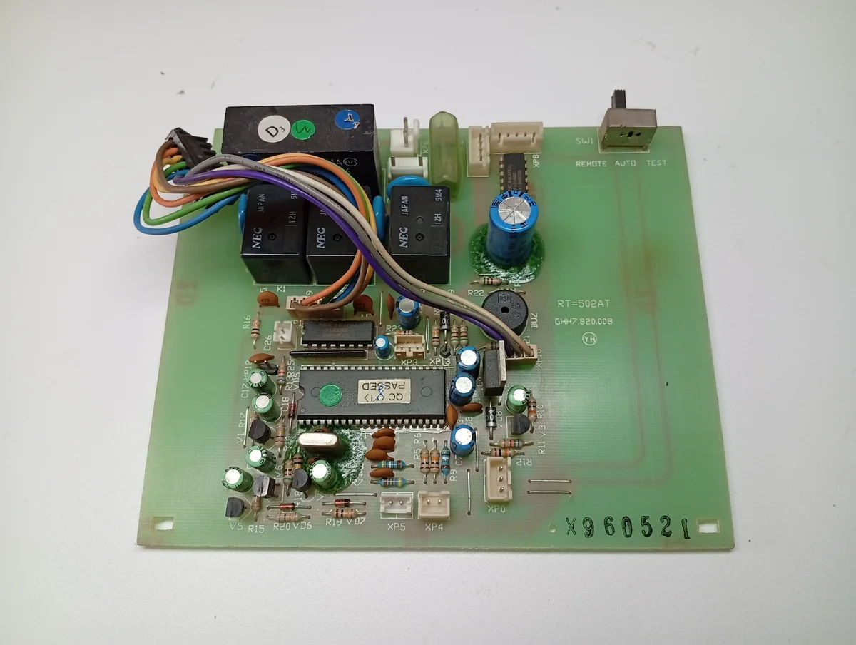 Placa Electrónica Aire Acondicionado RT=502AT/GHH7.820.008/X960521