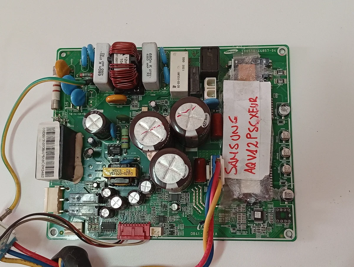 Placa Electrónica Aire Acondicionado AQV12PSCXEUR/100508-44857-04