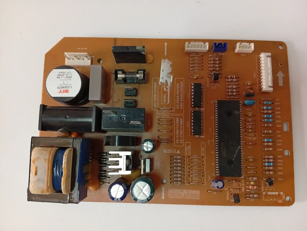 Placa Electrónica Aire Acondicionado MB89635-###/AS-1206/1216ER