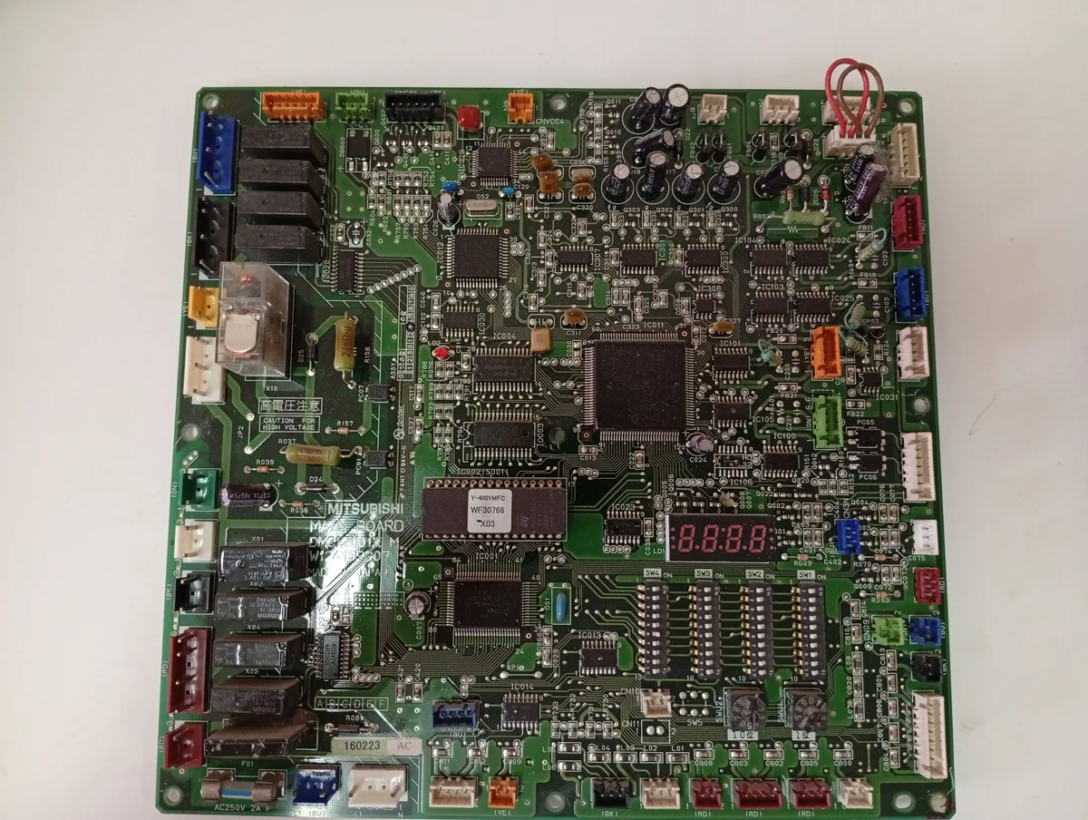 Placa Electrónica Aire Acondicionado MAIN BOARD DMC12001M/W124139G07/160223 AC/Y-400YMFC/WF30766/X03