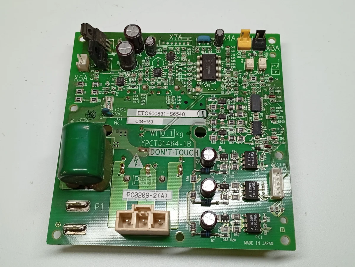 Placa Electrónica Aire Acondicionado MODELO: RZQ250B8W1B/YPCT31464-1B/ETC600831-S6540