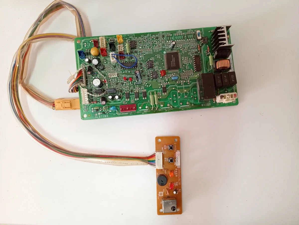 Placa Electrónica Aire Acondicionado ELECTRIC BG00V655B/BC76T050G01