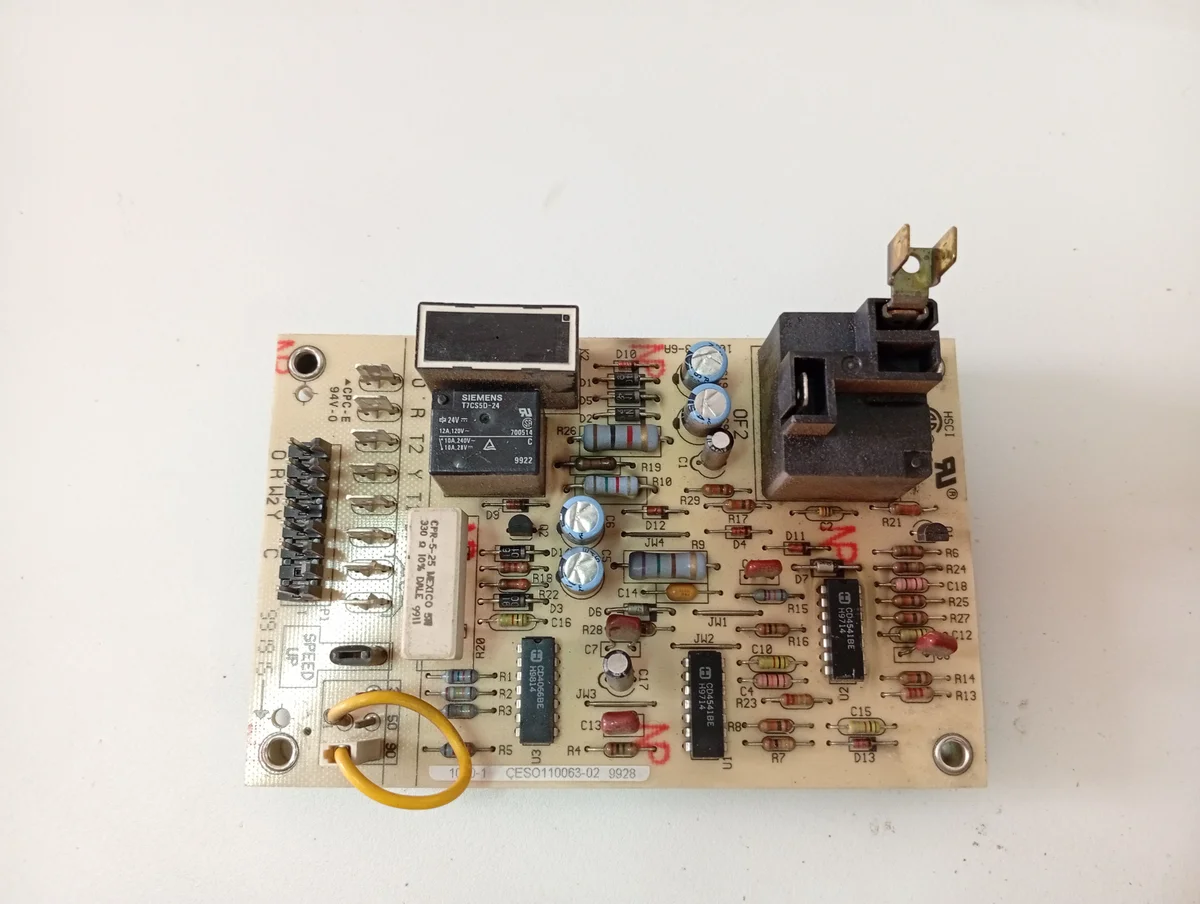 Placa Electrónica Aire Acondicionado CESO110063-02/1050-83-A