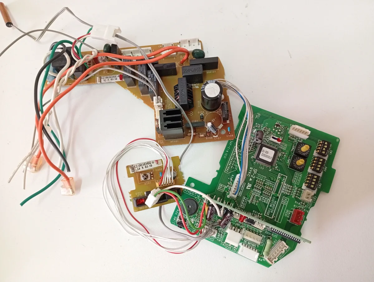 Placa Electrónica Aire Acondicionado K03AF-C-A(03)/EZ00210HSE-C/EZ-003EHSE-P/K03AE-D-A(03)