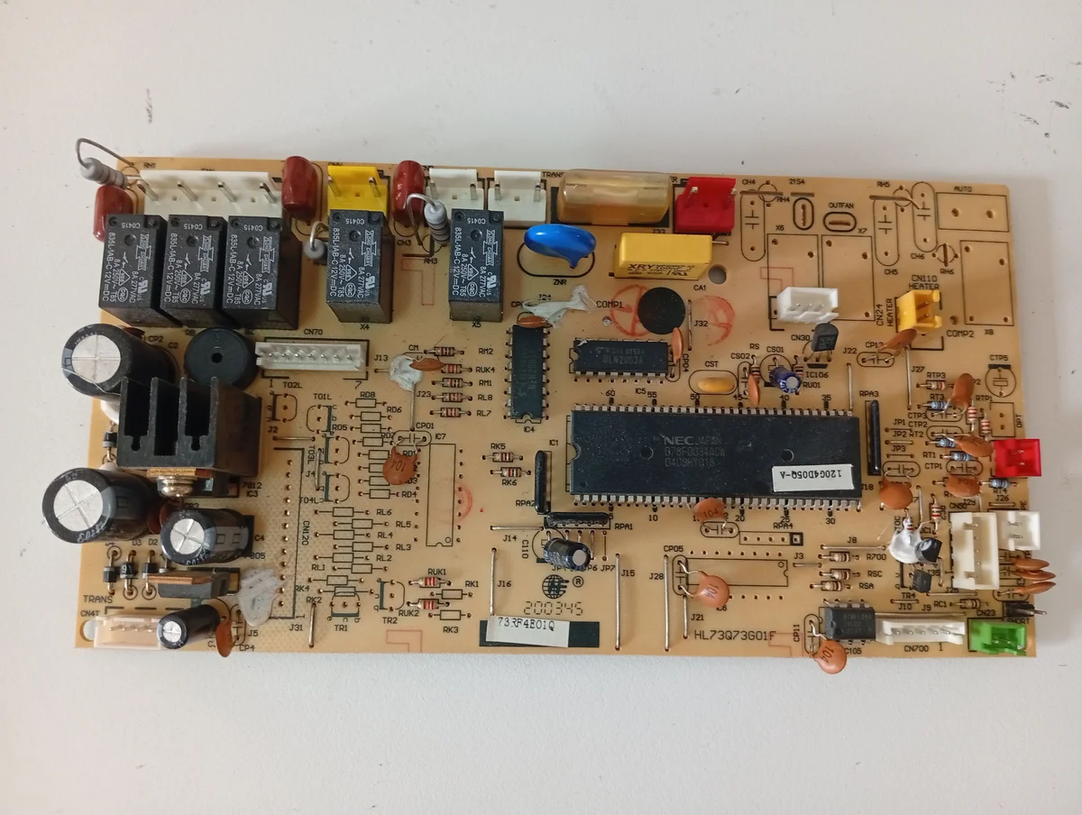Placa Electrónica Aire Acondicionado 73RF4E01Q/HL73Q73G01F