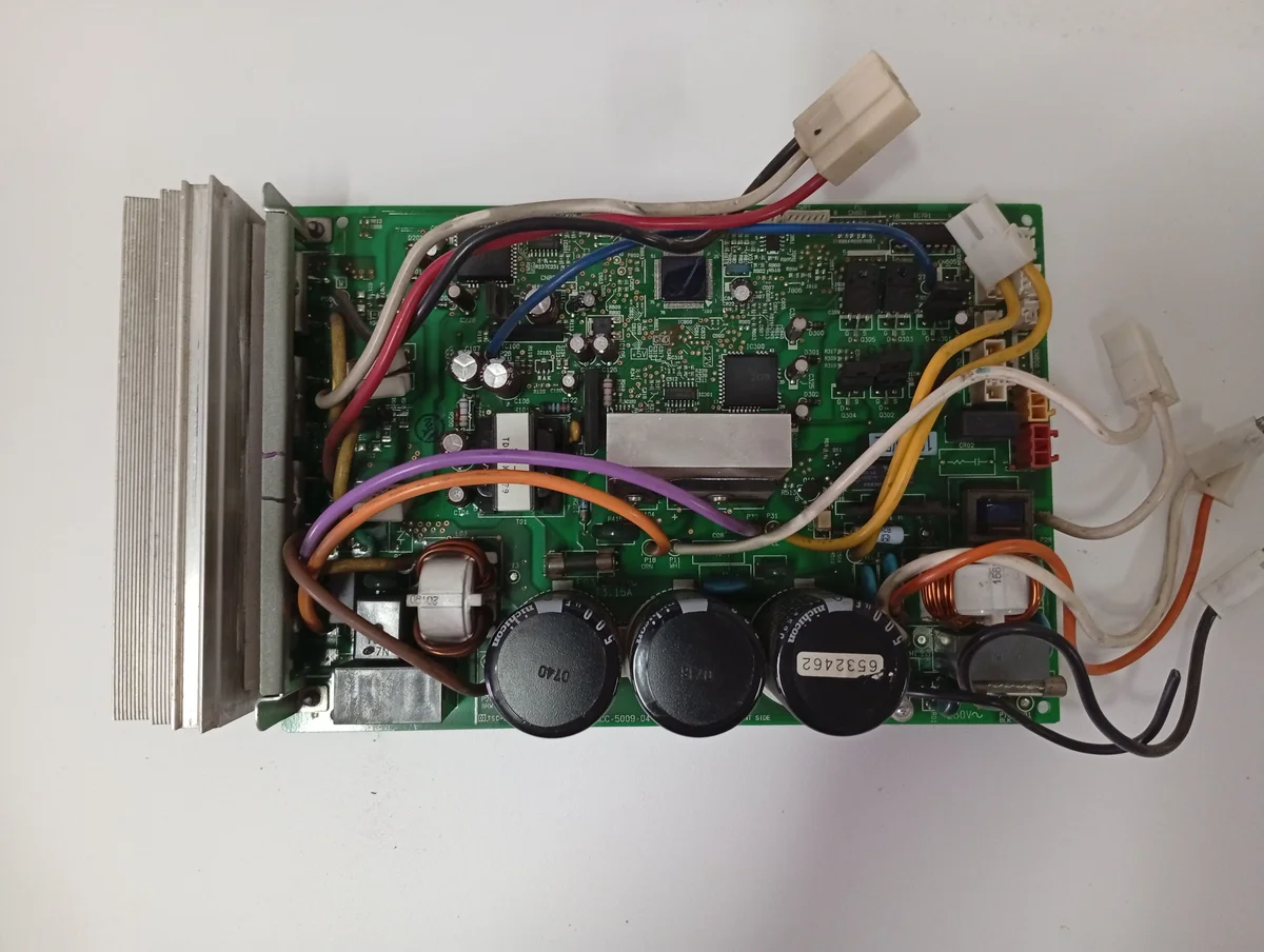Placa Electrónica Aire Acondicionado RAS-205AVP-E/MCC-5009-04