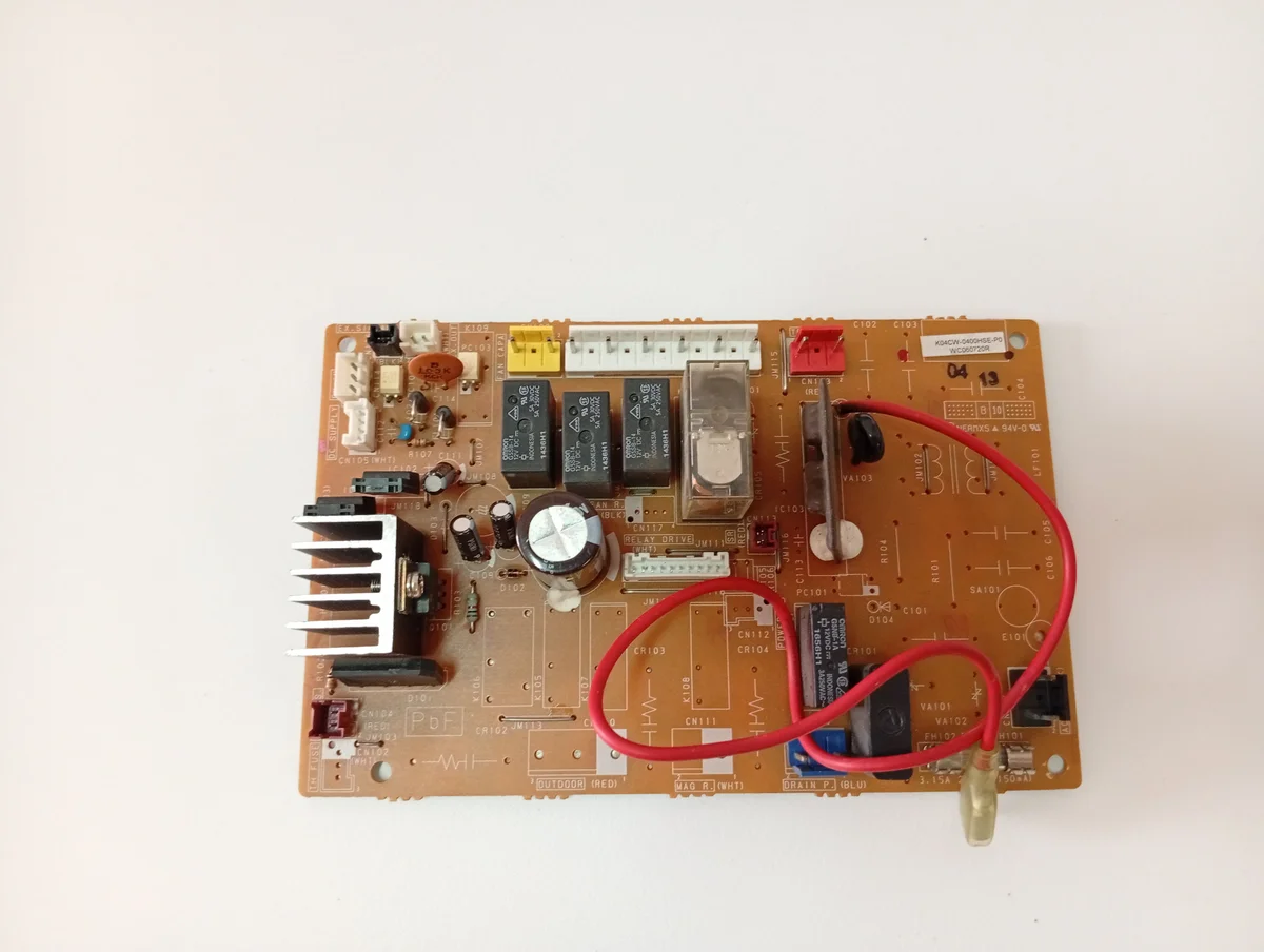 Placa Electrónica Aire Acondicionado K04CW-0400HSE-P0/WC060720R