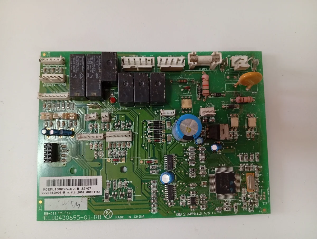 Placa Electrónica Aire Acondicionado CEBD430695-01-RB