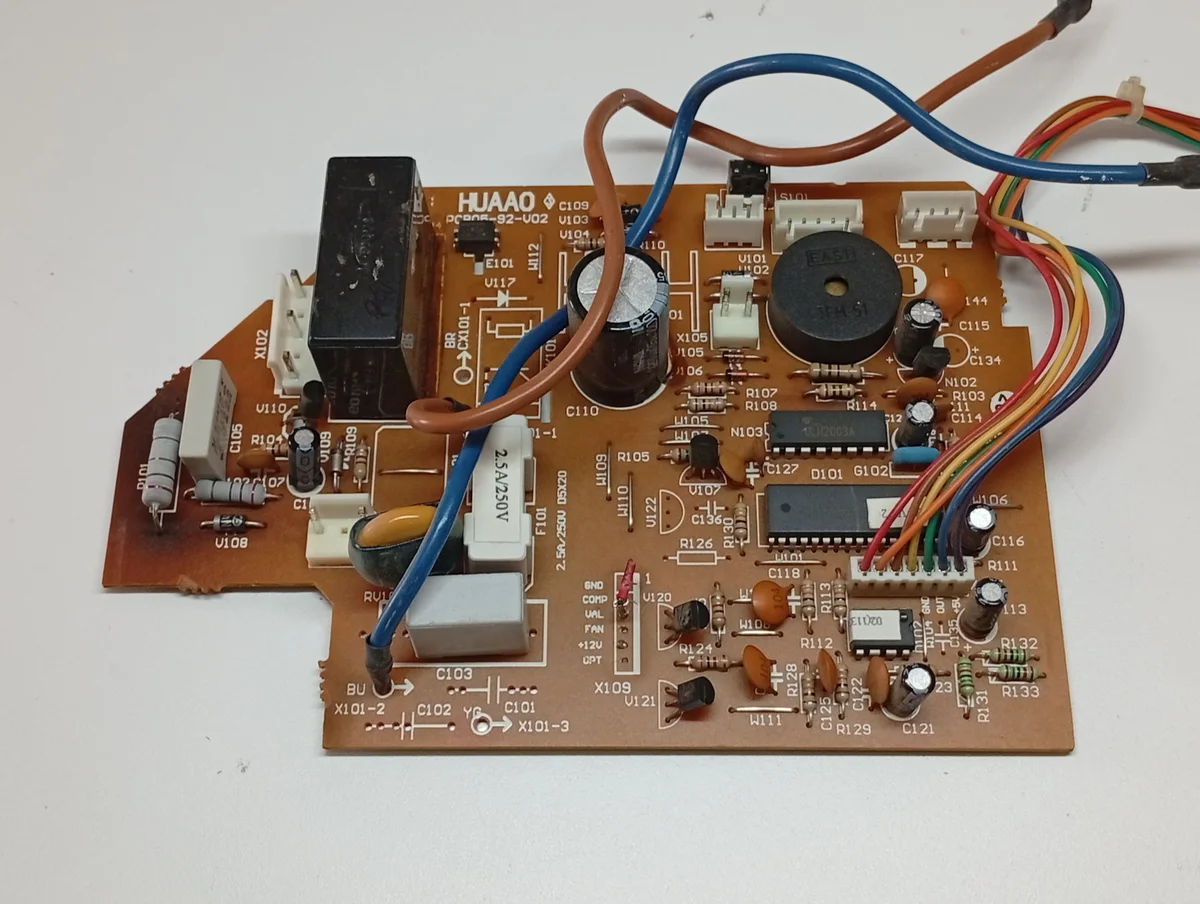 Placa Electrónica Aire Acondicionado HUAA0 PCB05-92-V02