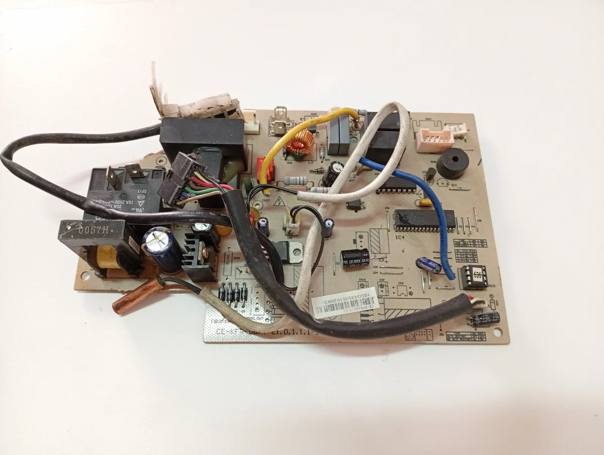 Placa Electrónica Aire Acondicionado CE-KFR48G/Y-E1